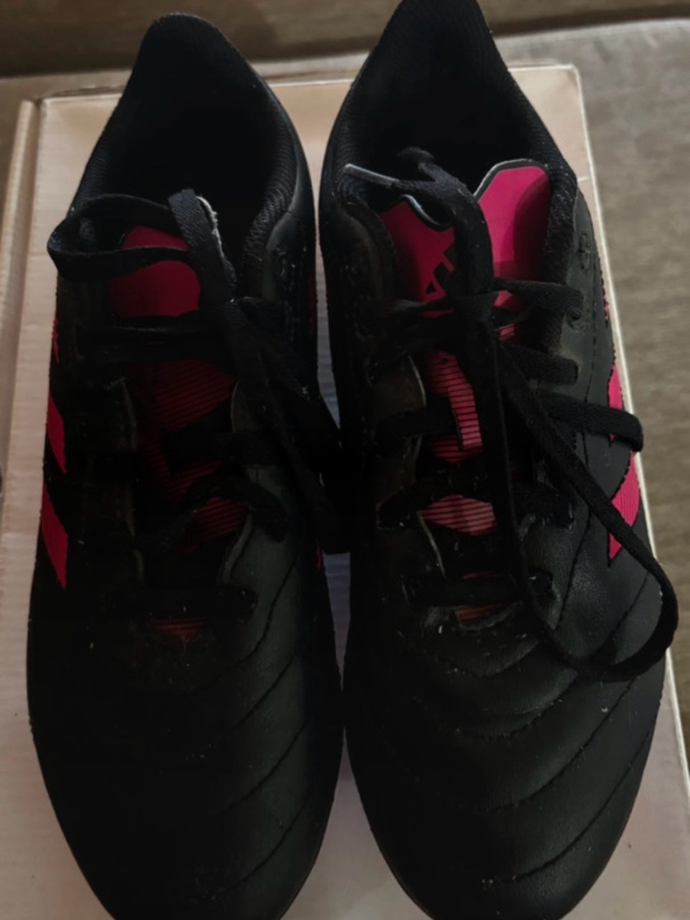 Black & Pink girls soccer cleats size 3.5